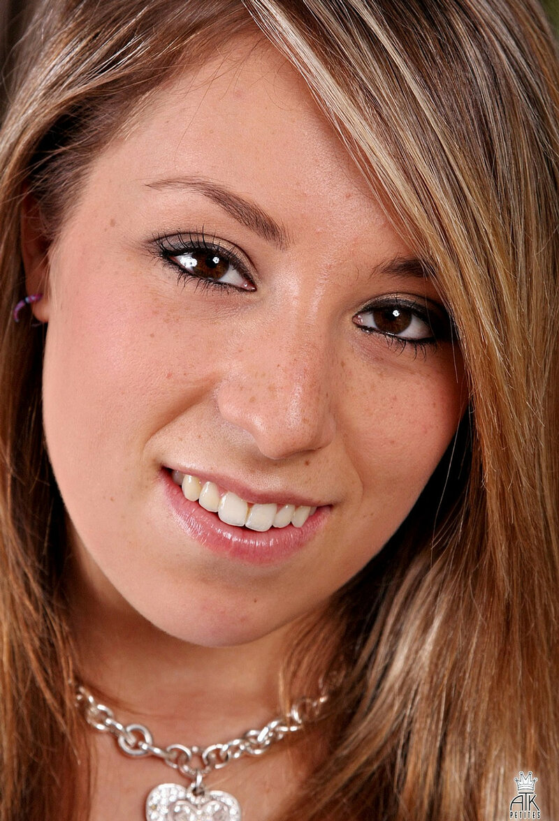 Фаина, 18 лет, 1 размер груди